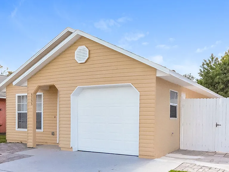 9599 Lupine Ave — Photo 3