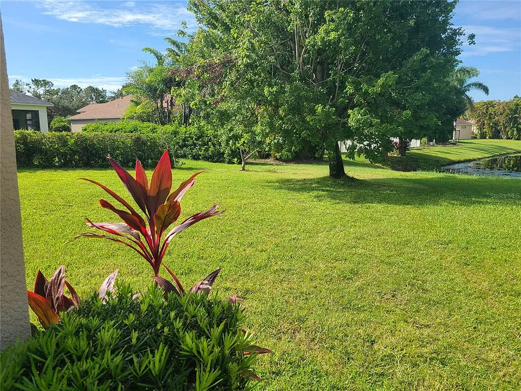 4 bed, 2.5 bath, 2012 sqft, $2,900 — Photo 3