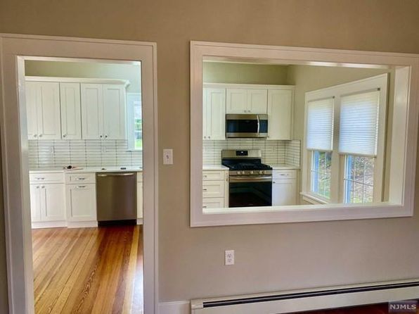 416-1 Lake Rd, Wyckoff, NJ 07481