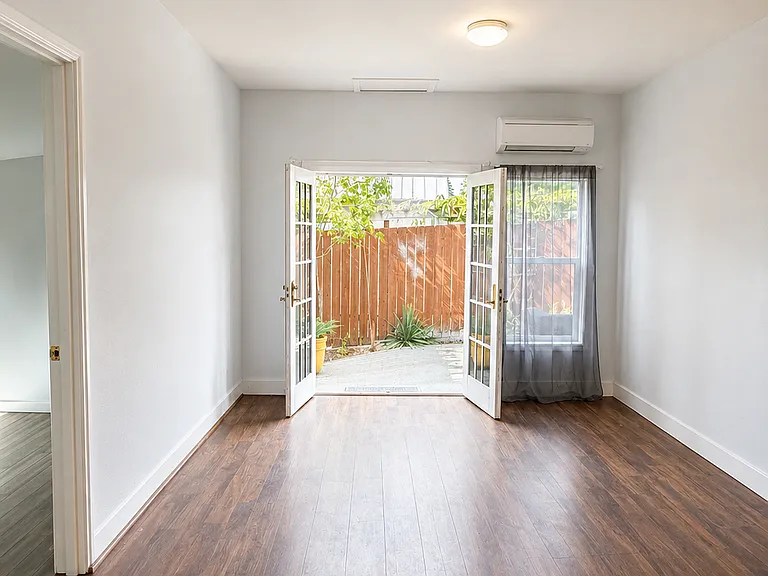 9405 S 200th St #1 — Photo 1