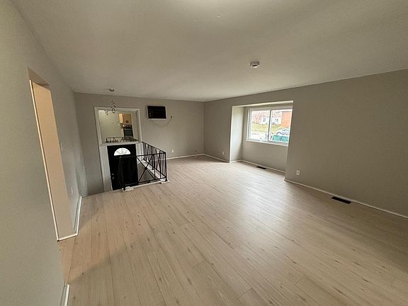 3rd image of 7852 Glenorchard Dr #A/b