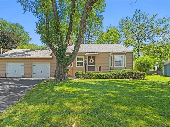 5545 Flint St, Shawnee, KS 66203