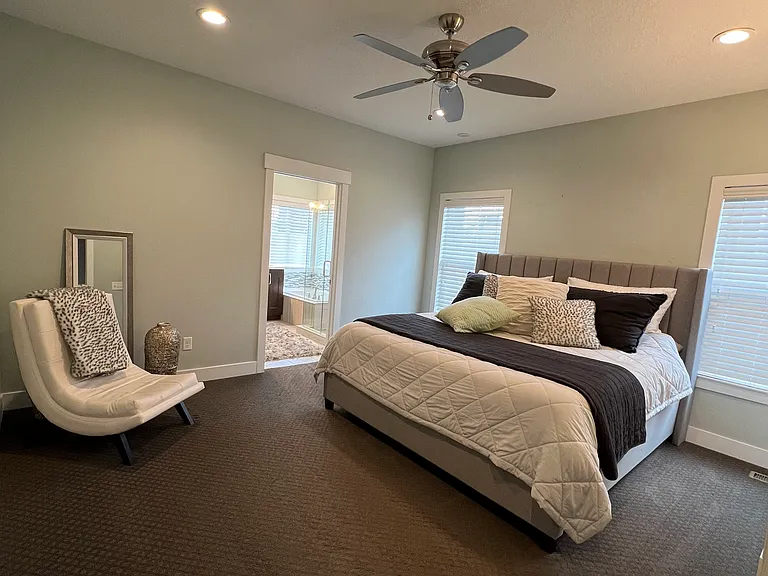 598 W Regent Garden Ln — Photo 16