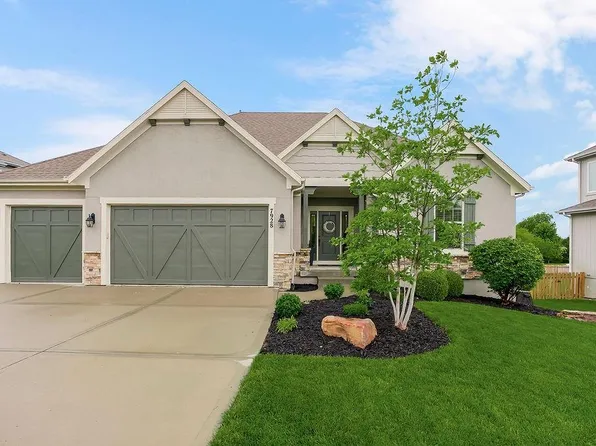 7928 Apache Rd, Lenexa, KS 66227