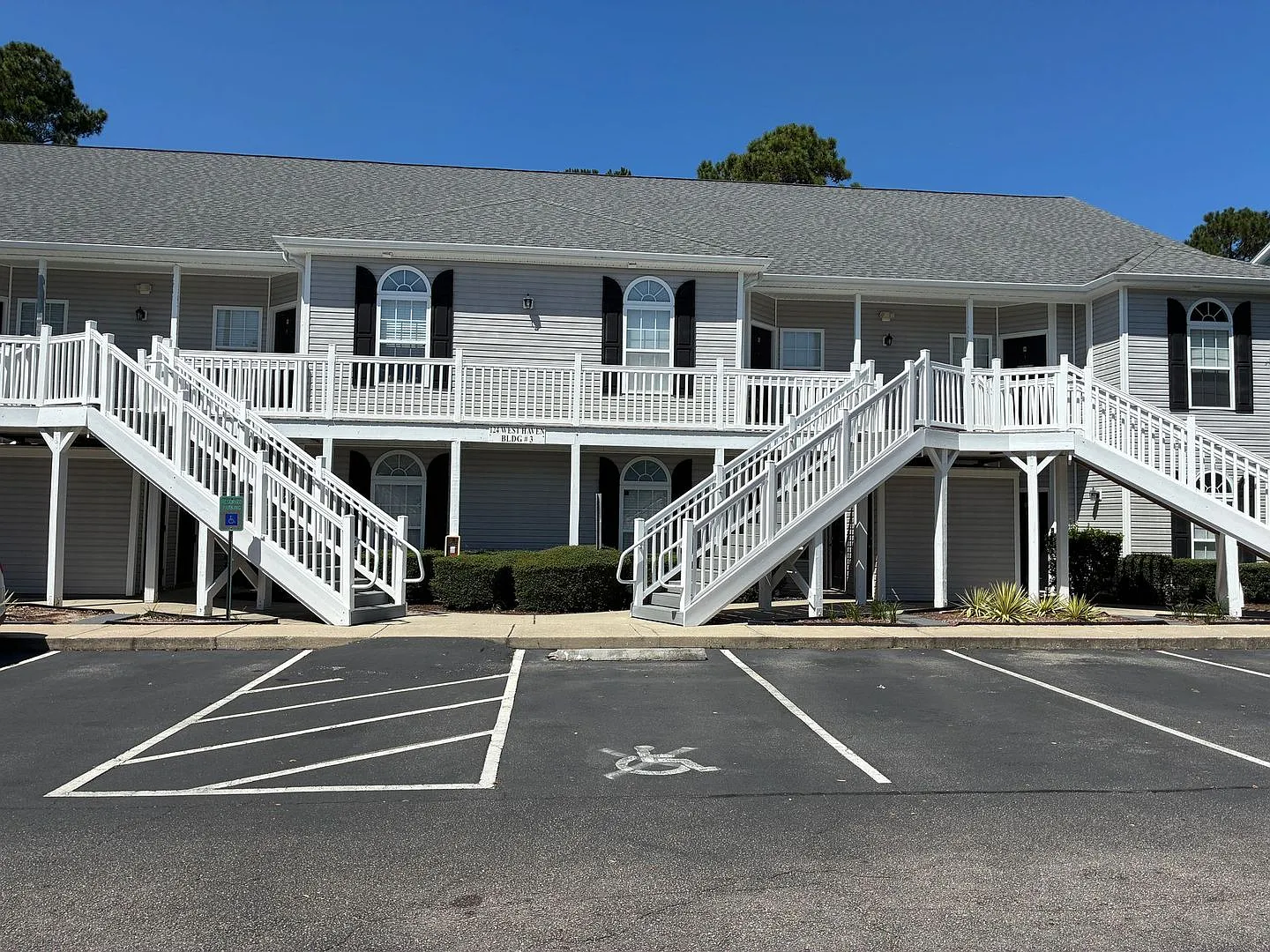 3 bedroom/2 bath condo in Carolina Willows — Photo 1