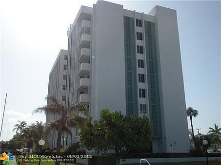 1st image of 3210 SE 10th St APT 6E