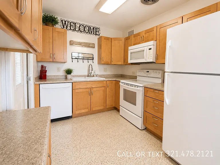 121 NE 3rd St — Photo 7