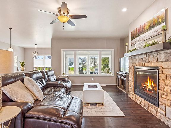 5th image of 7989 Oakmont Way #403