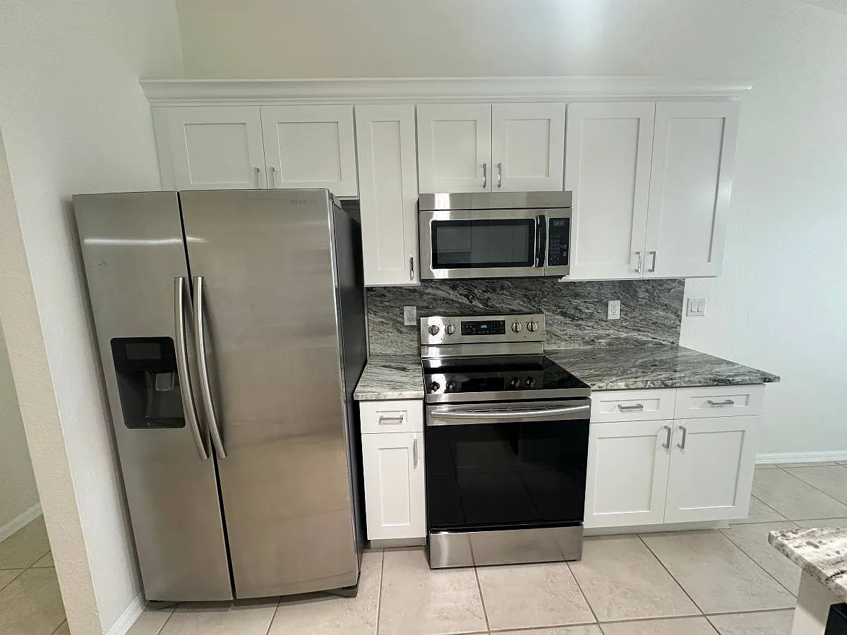 4 bed, 2108 sqft, $2,475 — Photo 4