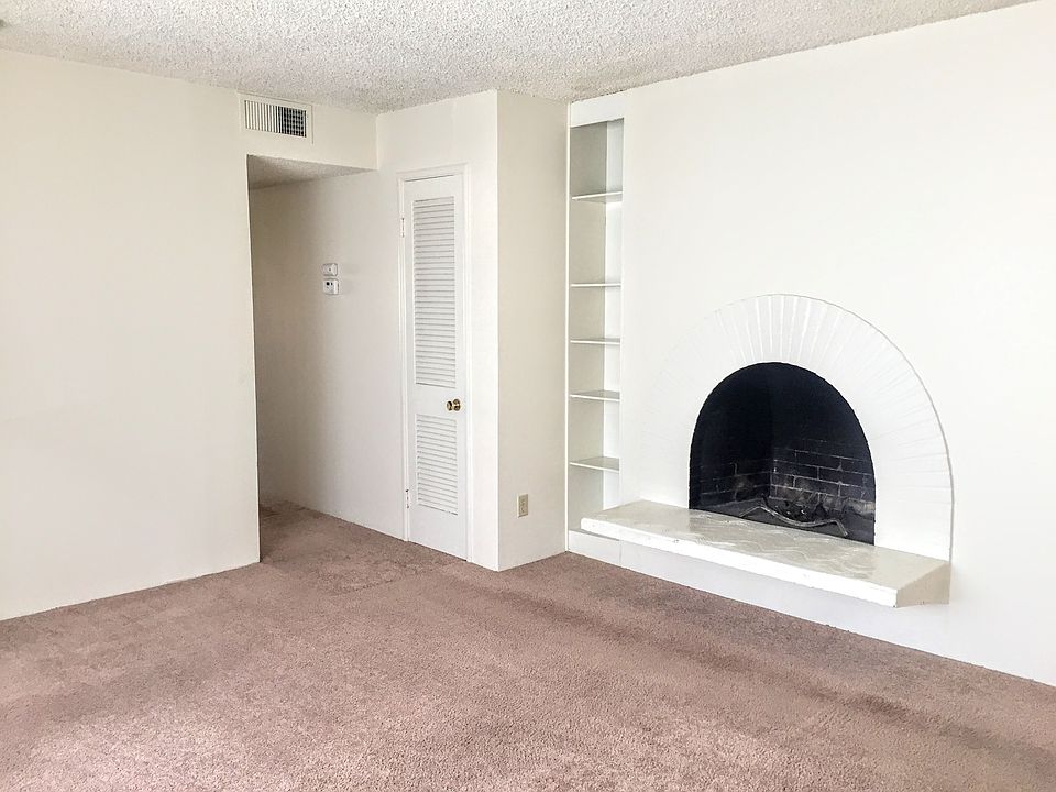 Living Room & Fireplace