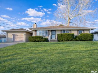 2107 W Cimarron Dr, Peoria, IL 61614