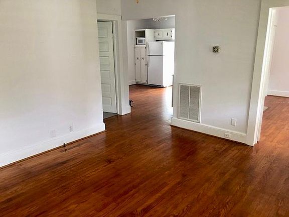 4th image of 223 Sloan St