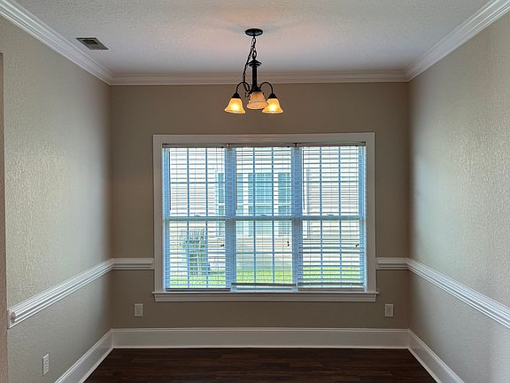 5th image of 3509 A Ellsworth Dr