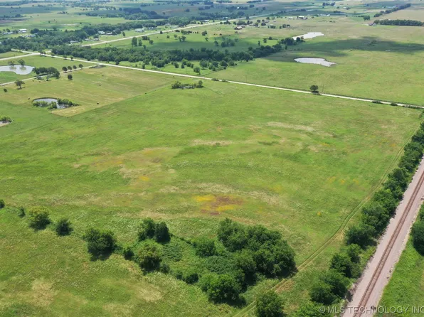 28 Ferguson Rd, Beggs, OK 74421