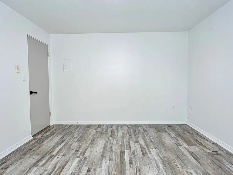 1405 Martin Luther King Jr Way — Photo 6