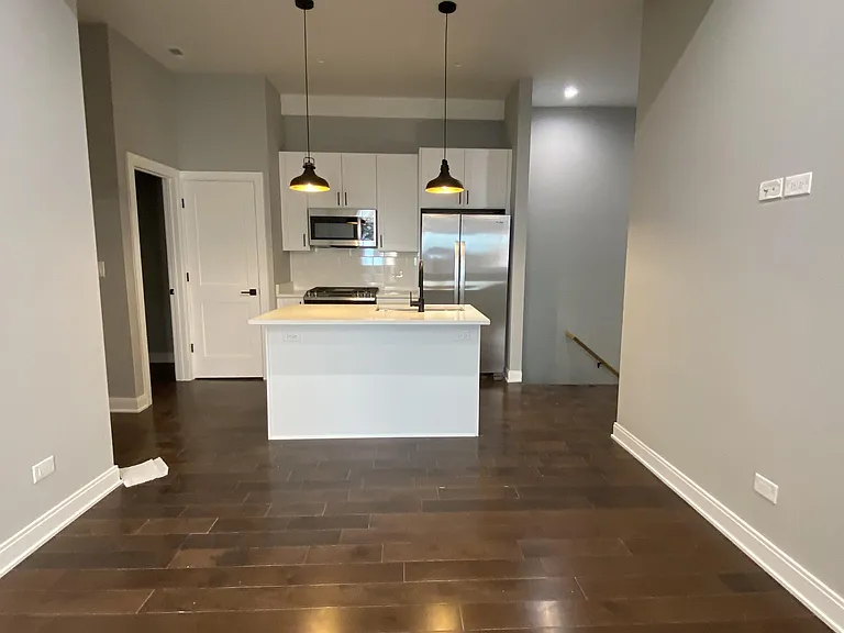 2154 W Potomac Ave #2F — Photo 6
