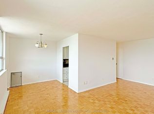525 Eglinton Ave E #802, Toronto, ON M4P 1N5
