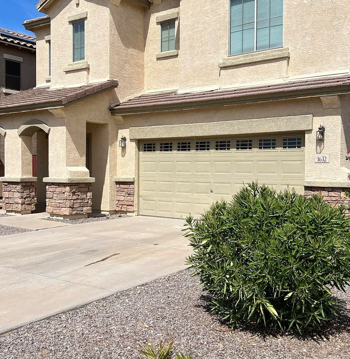 4 bed, 3.5 bath, 2883 sqft, $2,350 — Photo 2
