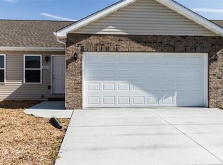 2037 Wexford Green Way, Belleville, IL