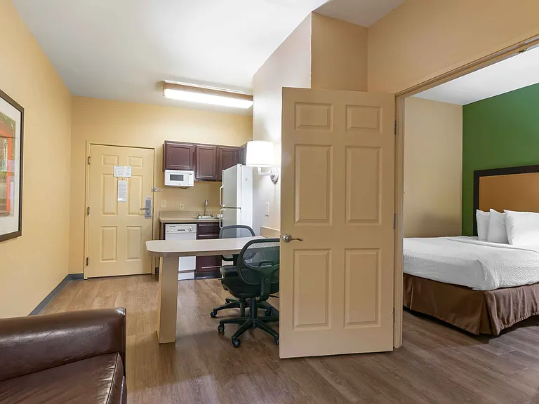 1 Bedroom Suite - 2 Full Beds