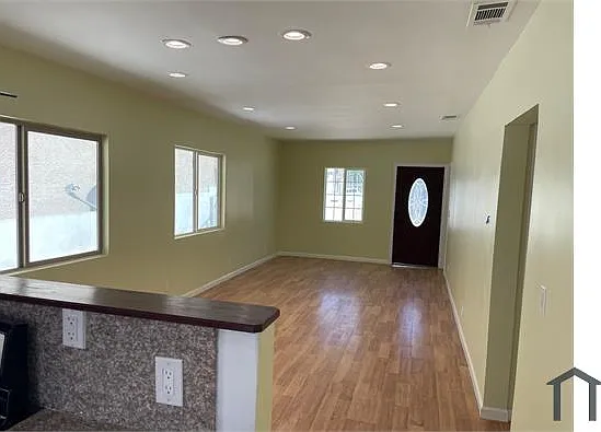 10057 Tujunga Canyon Blvd — Photo 11