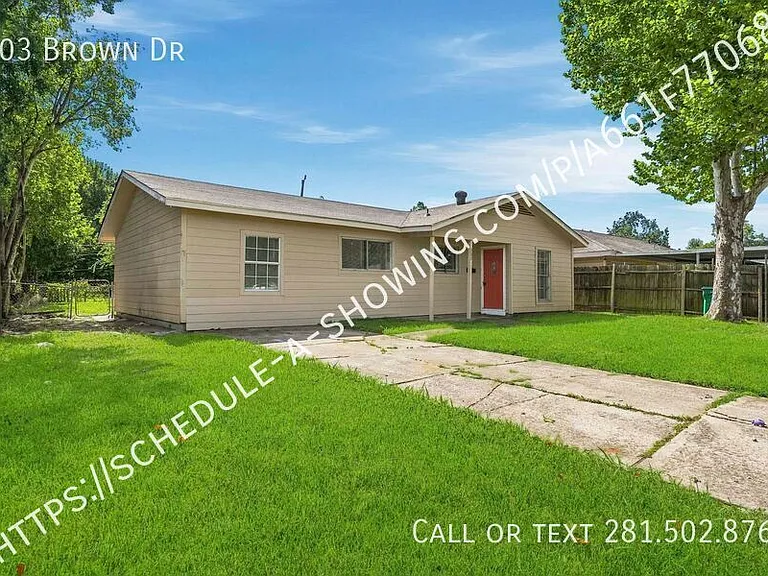 303 Brown Dr — Photo 1