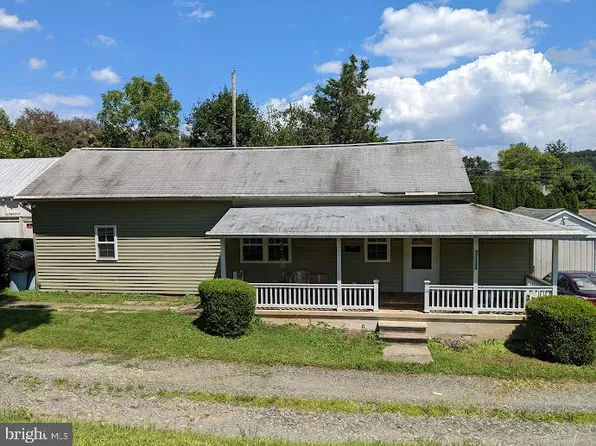11 Hemlock Dr, Boyertown, PA 19512
