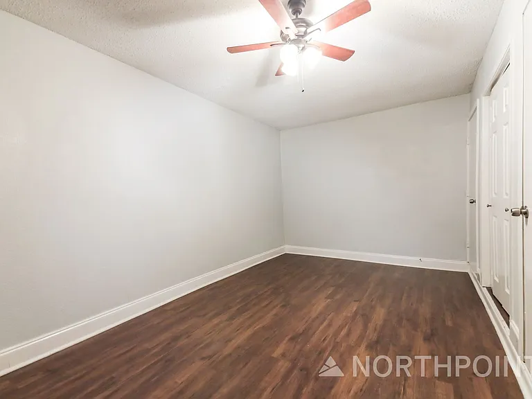 2708 Briarbank Cir — Photo 12