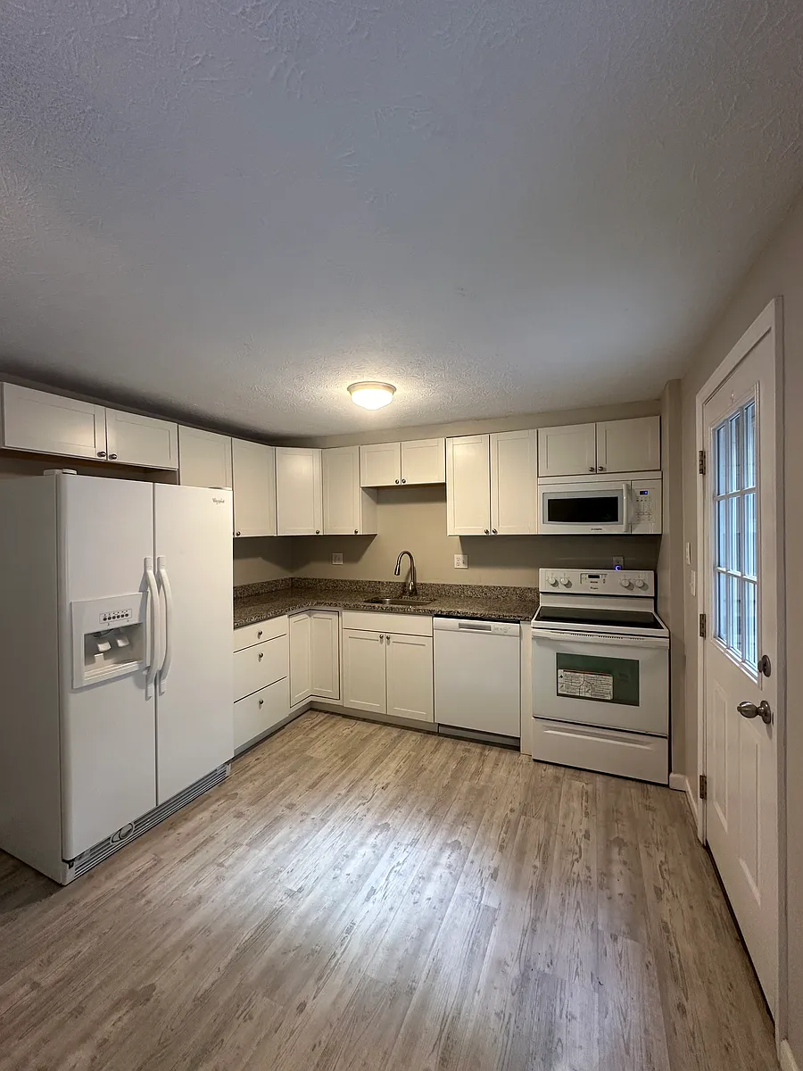 Building Photo - Winding Trail Pl