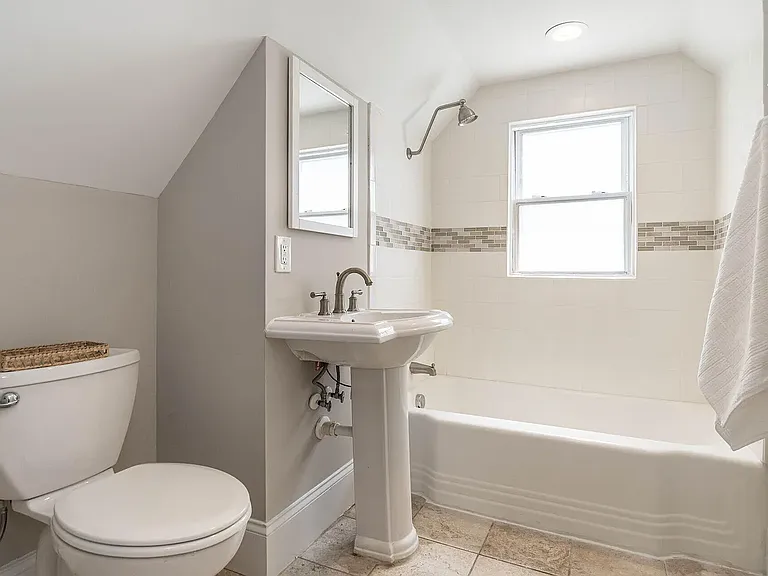 205 Delway St #B — Photo 13