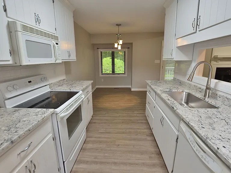 28 Winders Creek Dr — Photo 3
