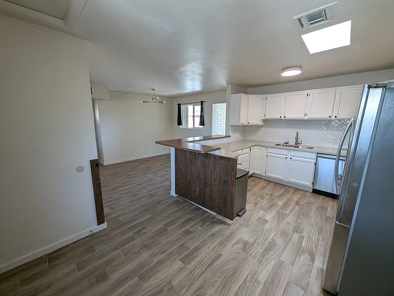 3721 E Sheridan St — Photo 11