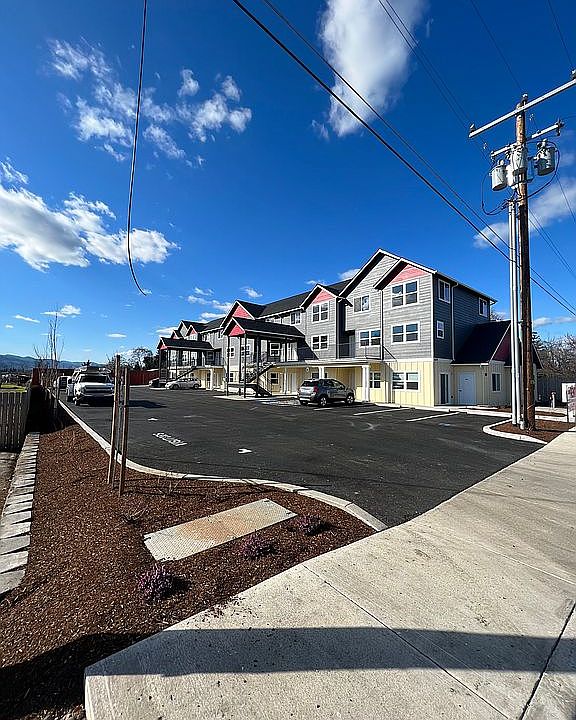 2nd image of 4475 Hamrick Rd