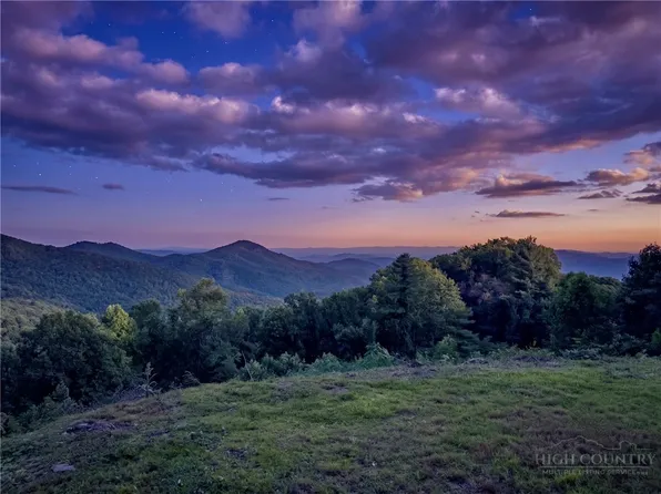 659 Dogwood Lane, Blowing Rock, NC 28605