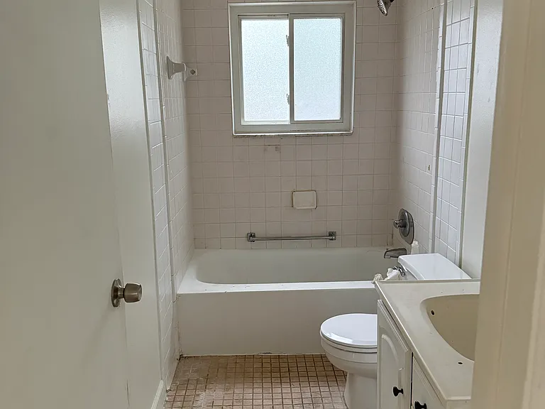 4775 Harding St — Photo 8