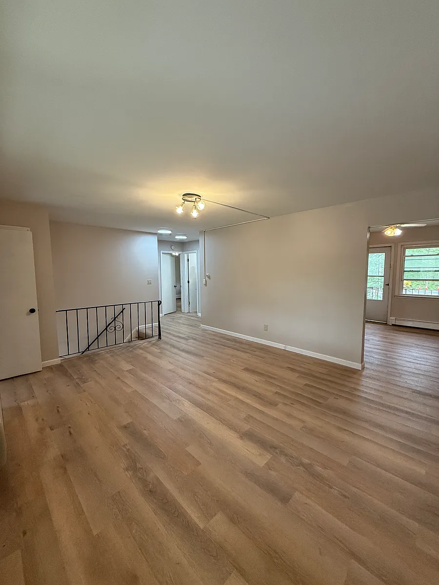Building Photo - 2710 South Rd #A6