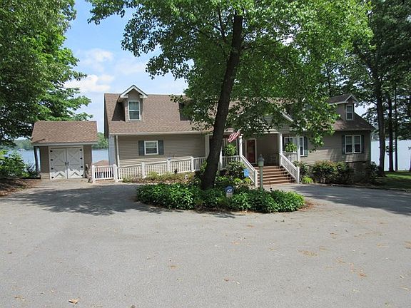 2nd image of 229 Hemlock Ln