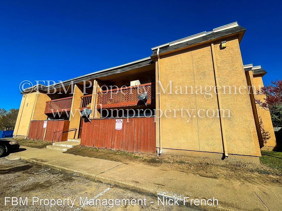 1st image of 800 N Clay St APT D22