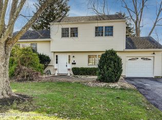 8 Tudor Pl, Englishtown, NJ 07726