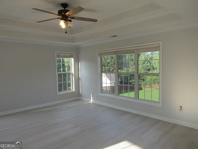 305 Sunderland Cir — Photo 28