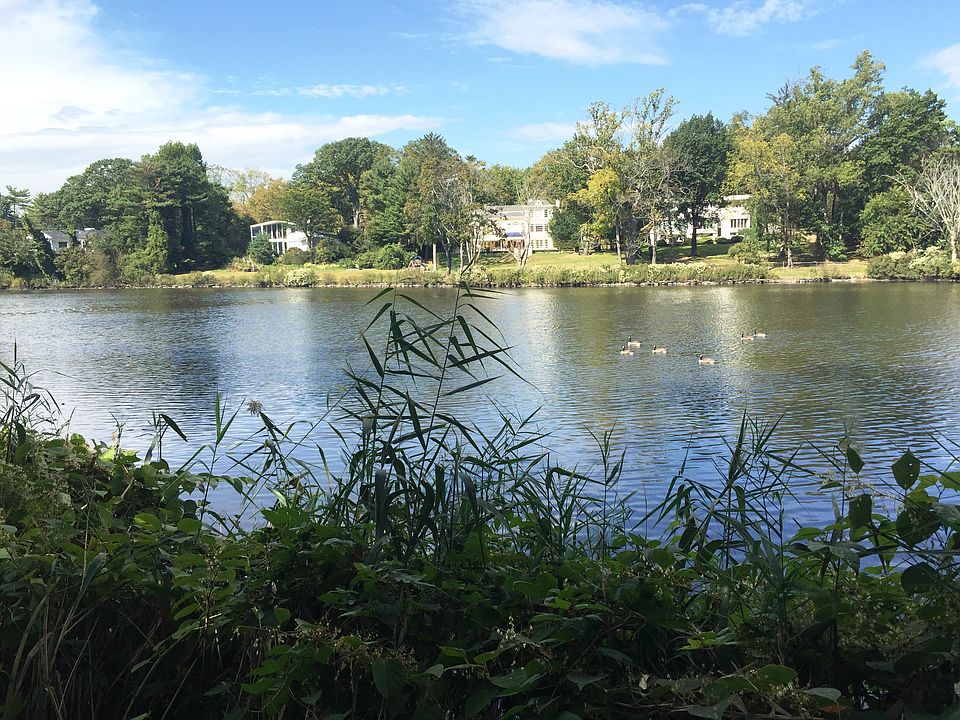 1st image of 256 Grist Mill Ln