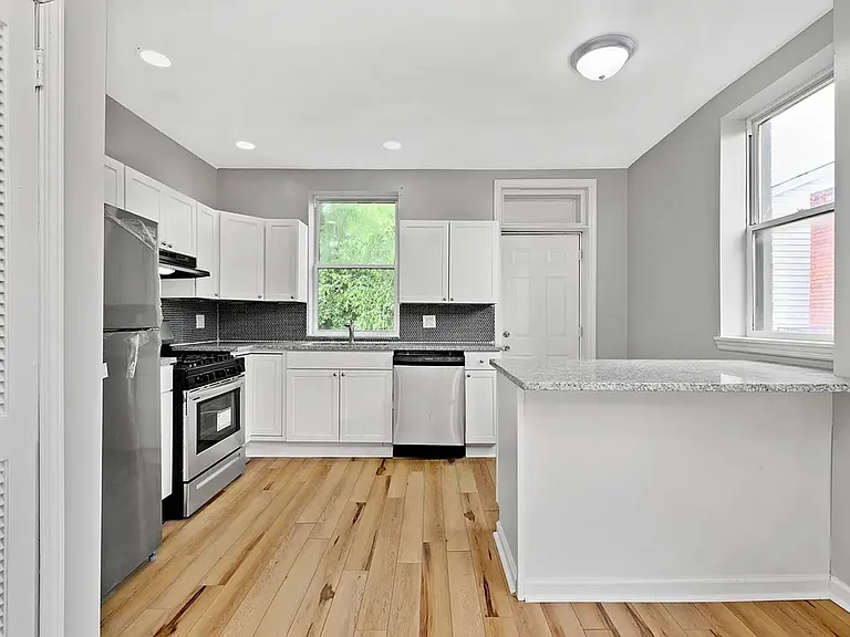 3805 California Ave — Photo 11
