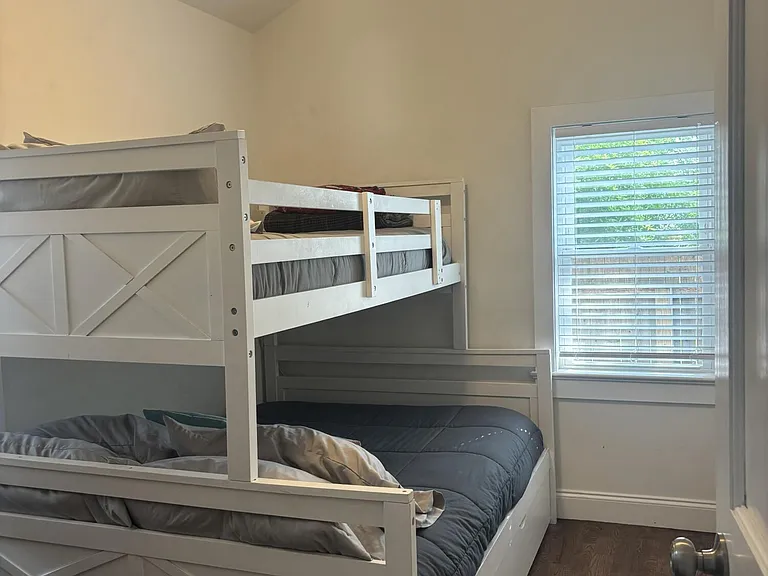 606 Hammond Ave — Photo 14