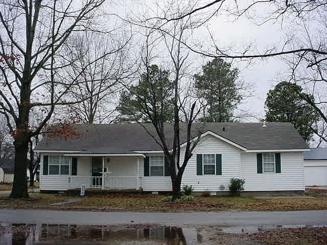 2nd image of 402 N Monroe Ave