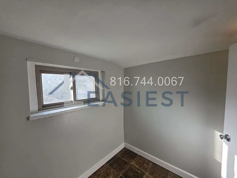 142 N Belmont Blvd — Photo 17