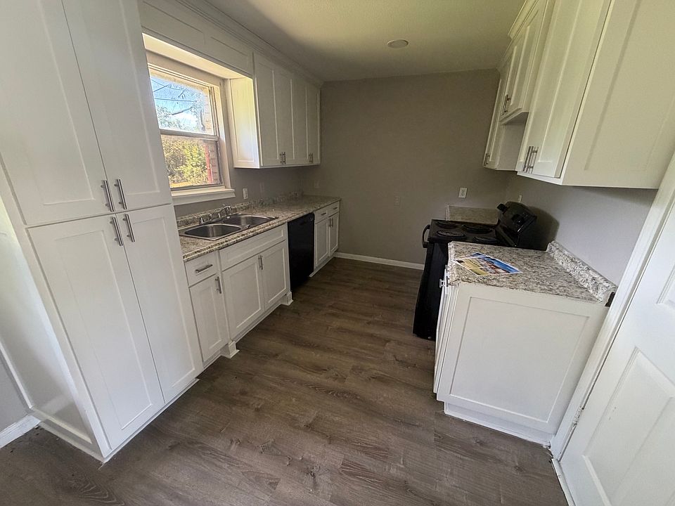1st image of 3901 Hiland Dr