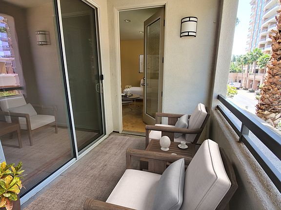 Balcony (virtual image)