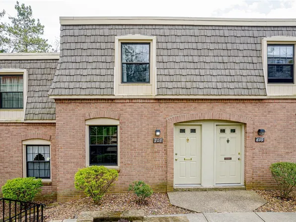 701 Pennsbury Blvd, Pittsburgh, PA 15205