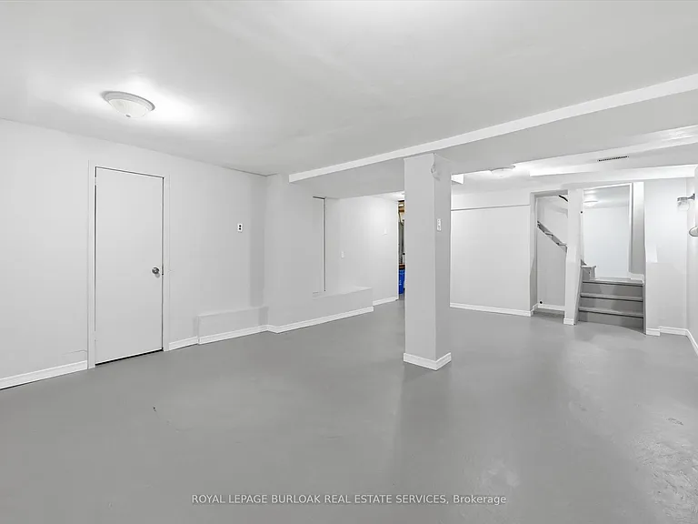 196 Ray St N — Photo 16