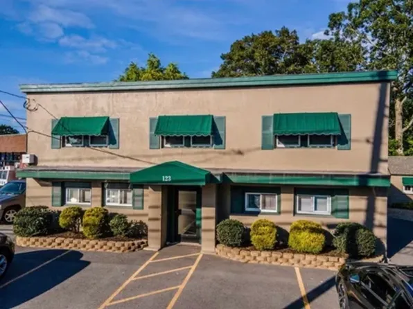 123 Sconticut Neck Rd, Fairhaven, MA 02719